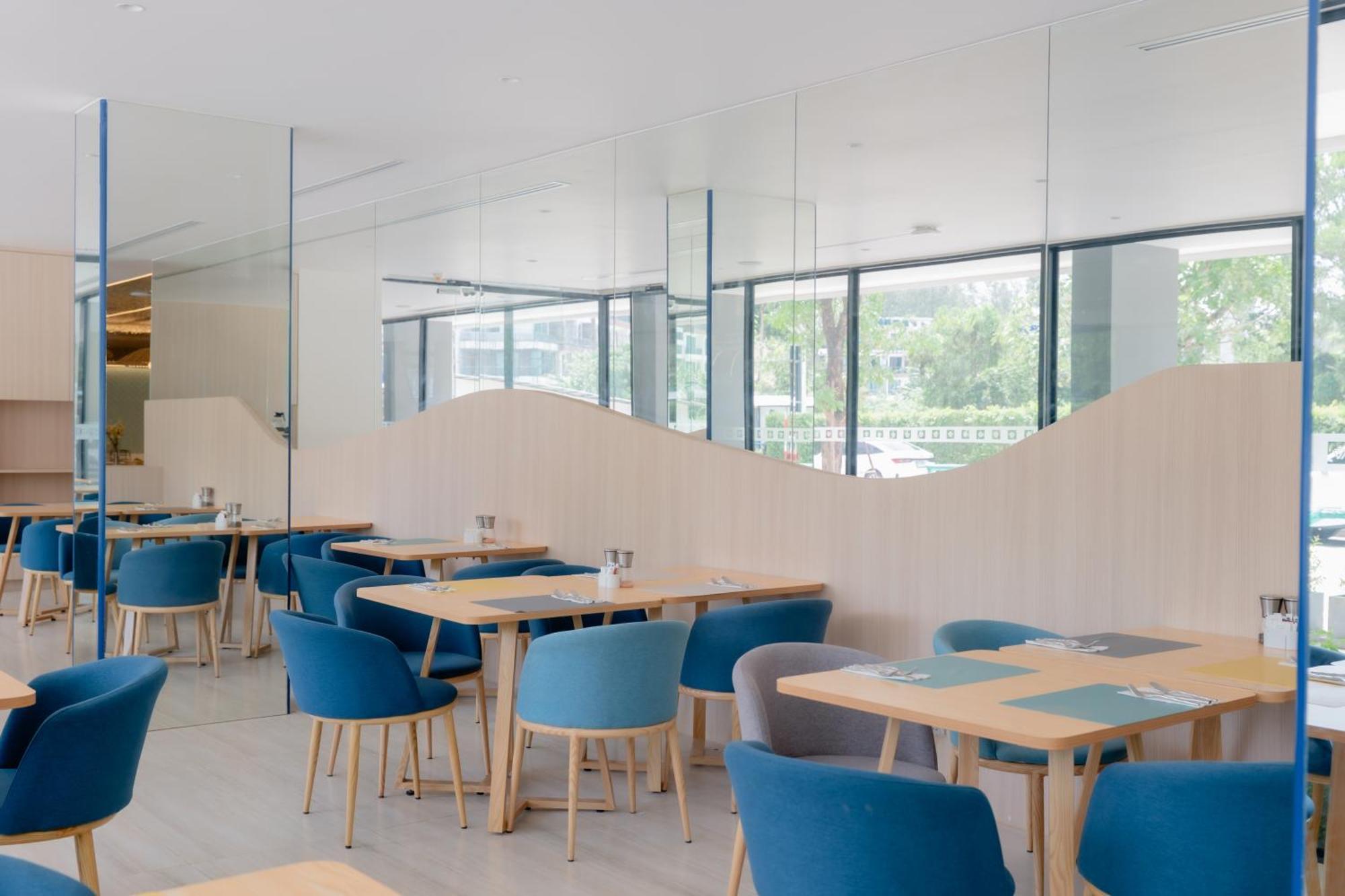 Отель Wyndham Garden Naithon Phuket Экстерьер фото