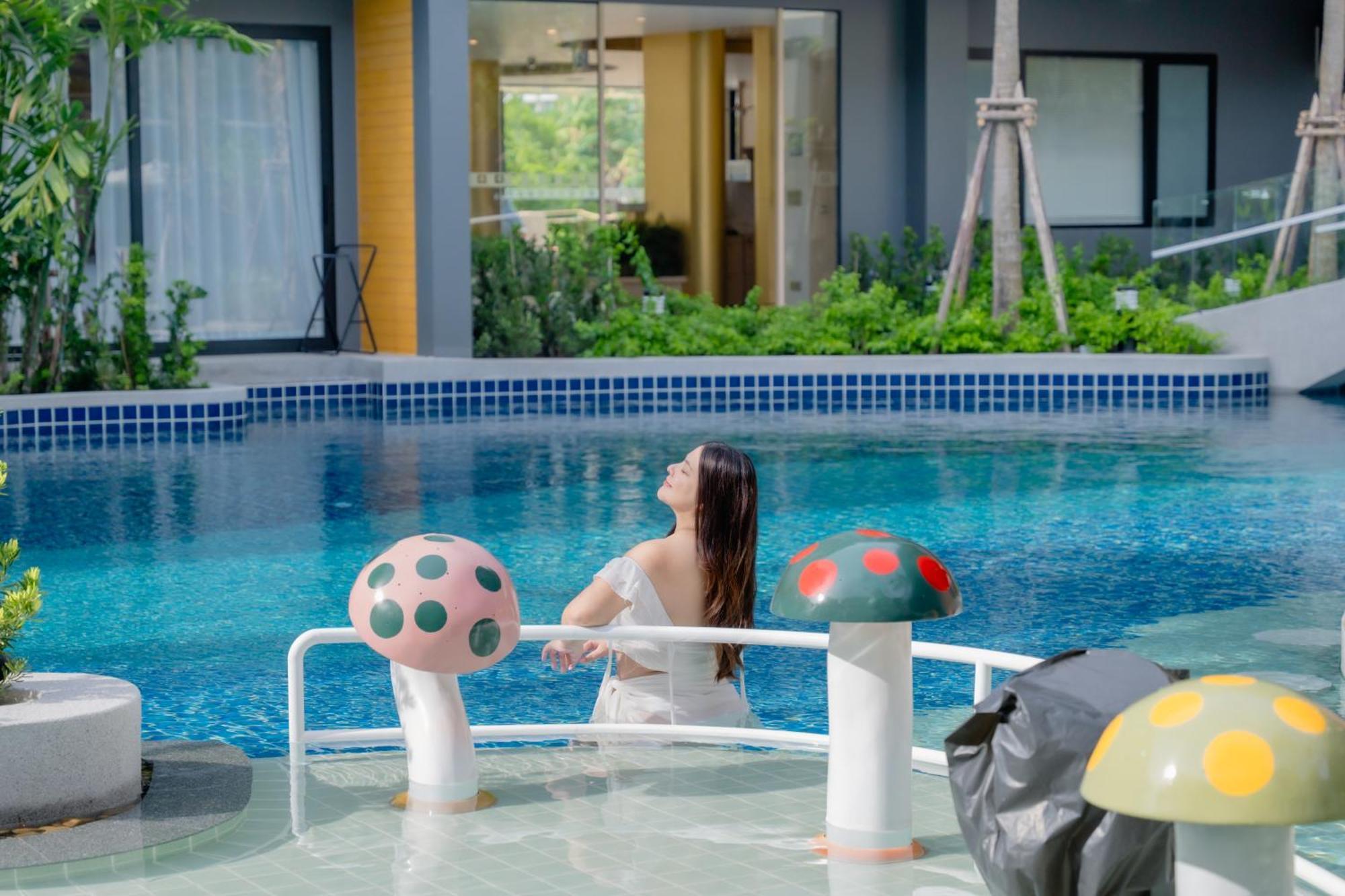 Отель Wyndham Garden Naithon Phuket Экстерьер фото
