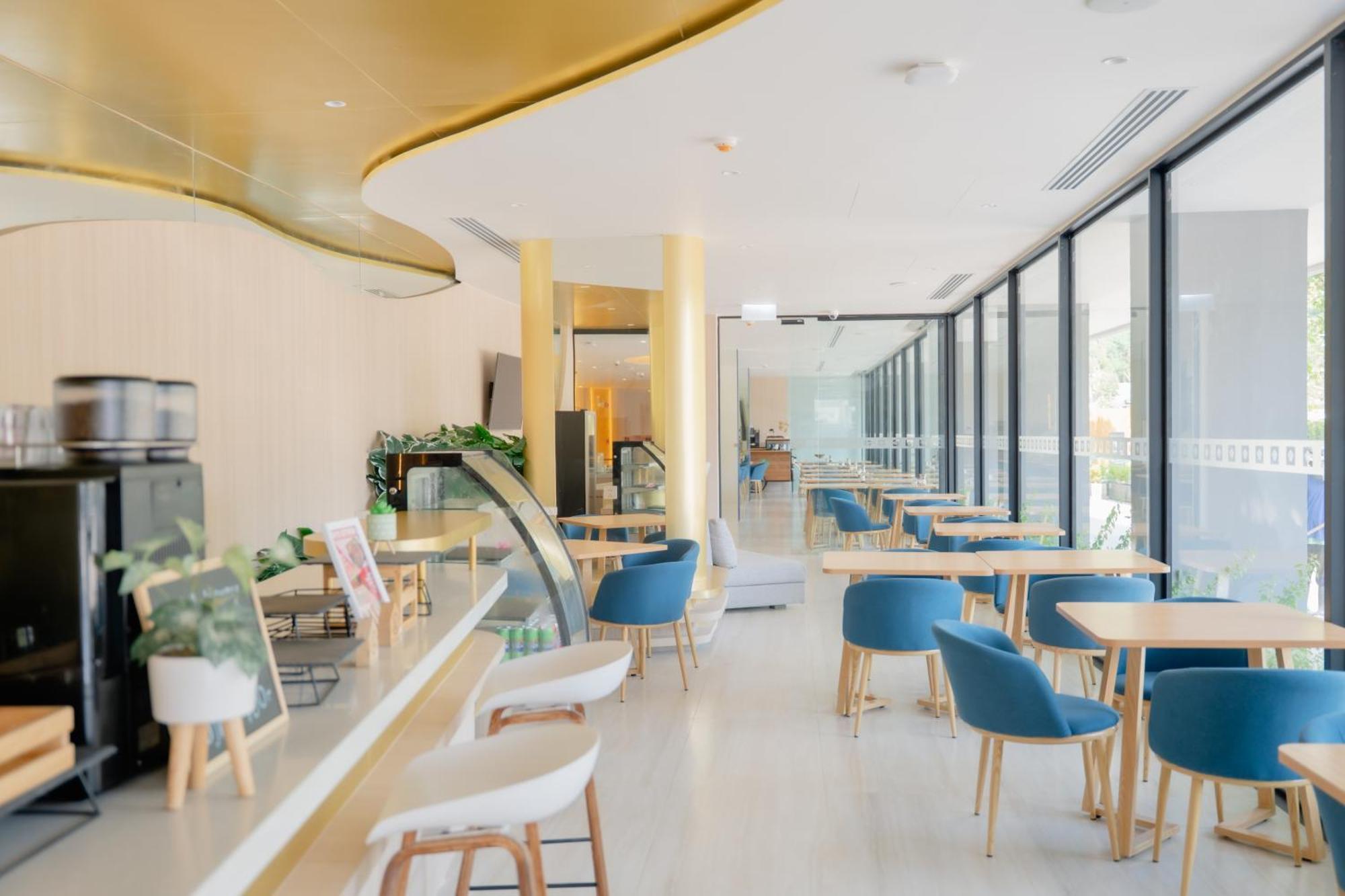 Отель Wyndham Garden Naithon Phuket Экстерьер фото