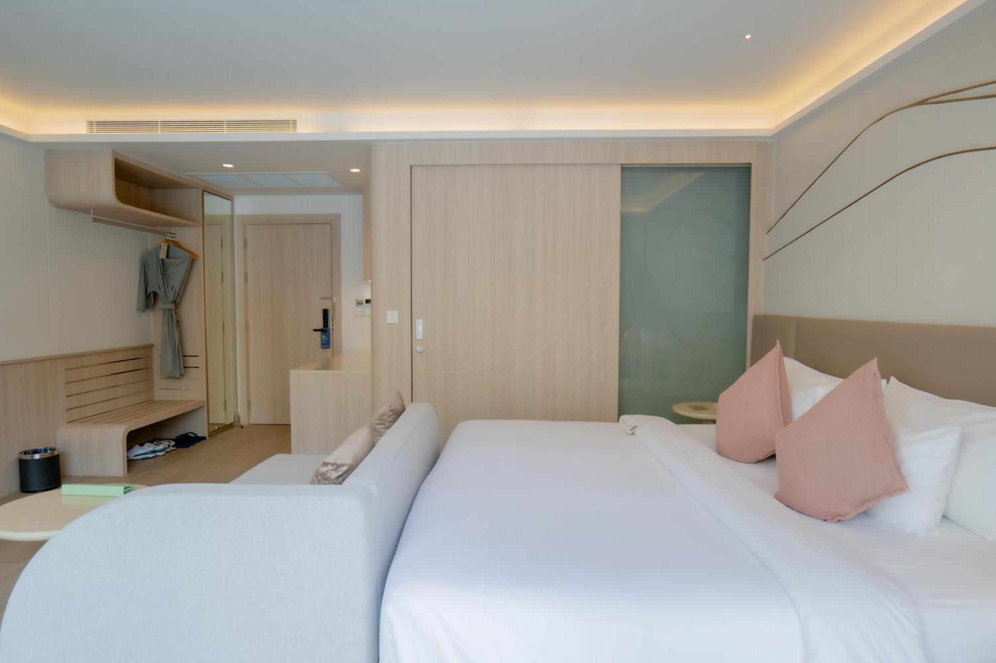 Отель Wyndham Garden Naithon Phuket Экстерьер фото