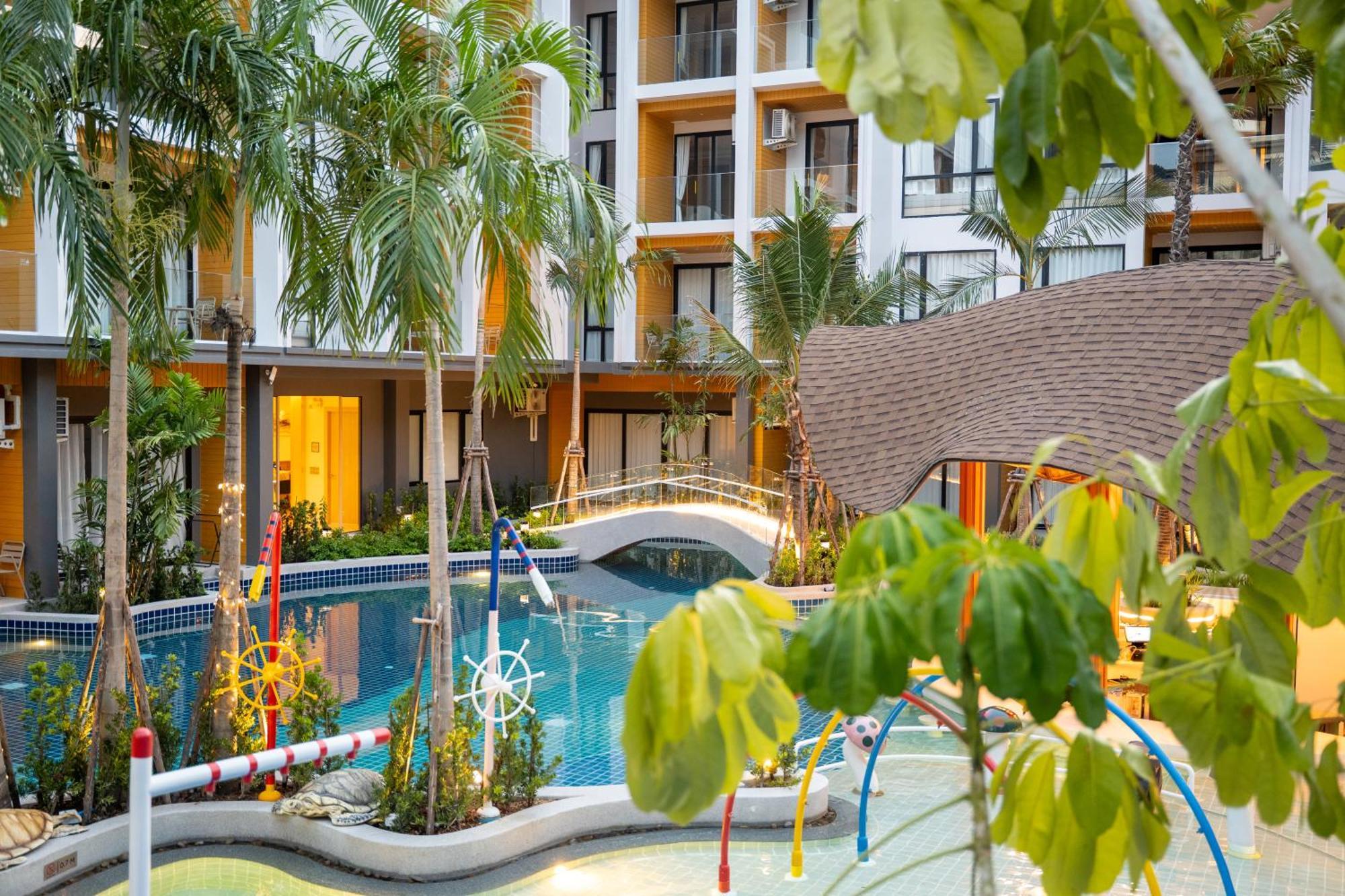 Отель Wyndham Garden Naithon Phuket Экстерьер фото